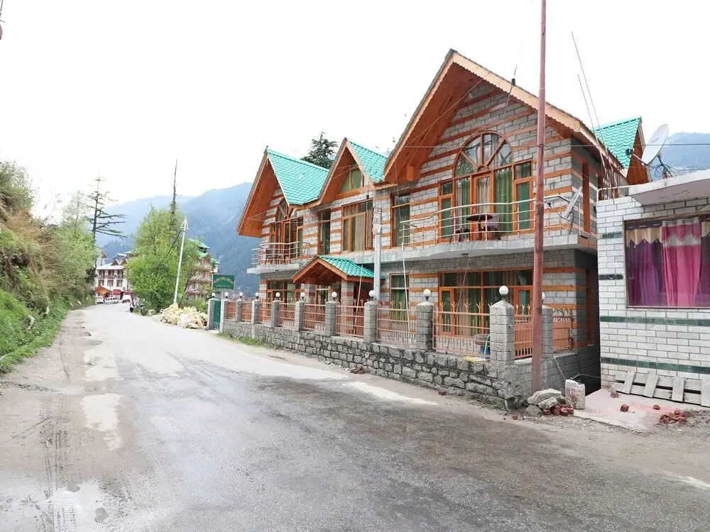 OYO 13714 Home Exotic River View Naggar Road