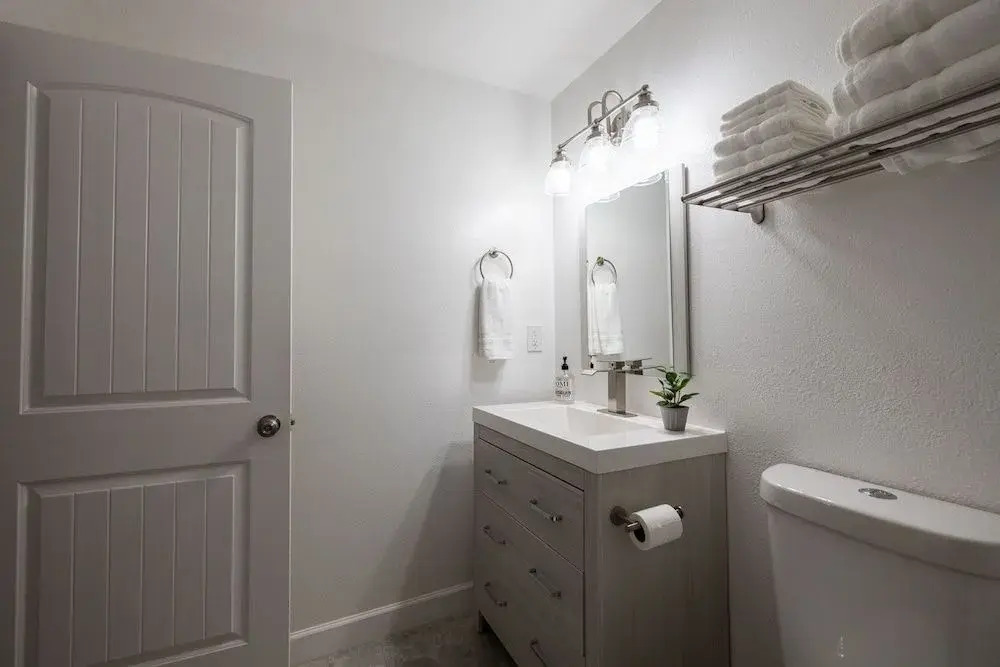 Phoenix Winchcomb 3 Bedroom Home by RedAwning