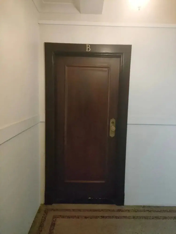 4 double 2 sofa beds in a apartment