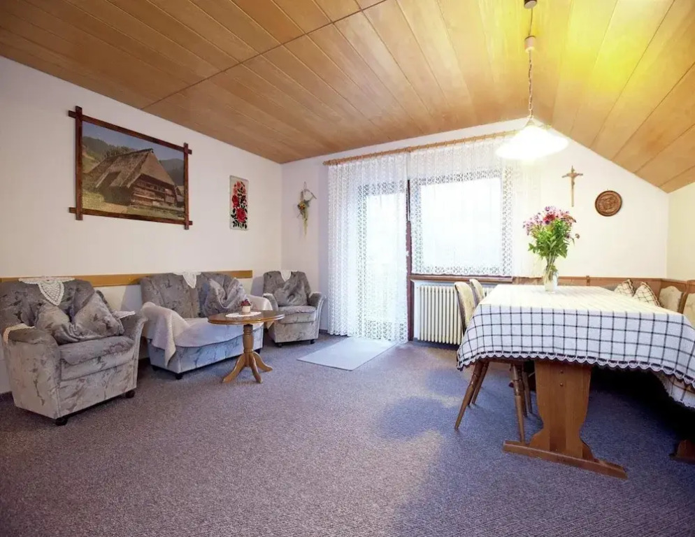 Modern Apartment in Bad Peterstal-Griesbach with Vineyards