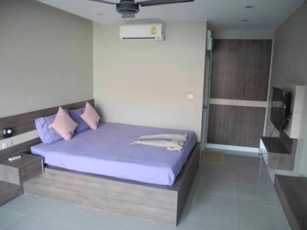 Bee Orchid Pool Villa