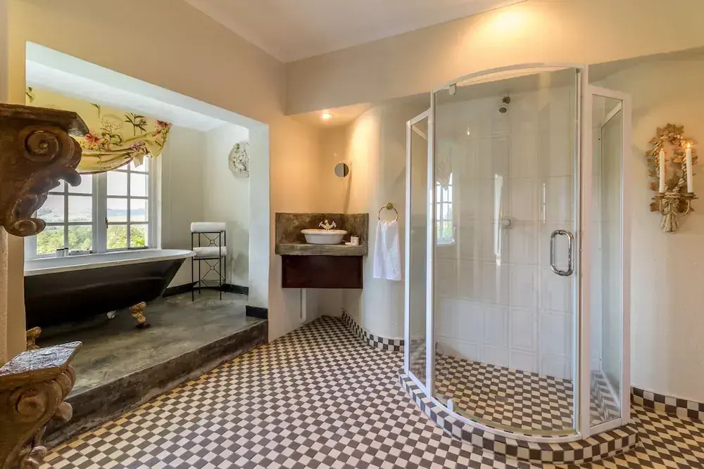 Blue Mountain Luxury Lodge