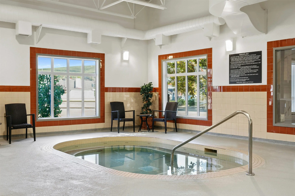Ramada by Wyndham Drumheller Hotel & Suites