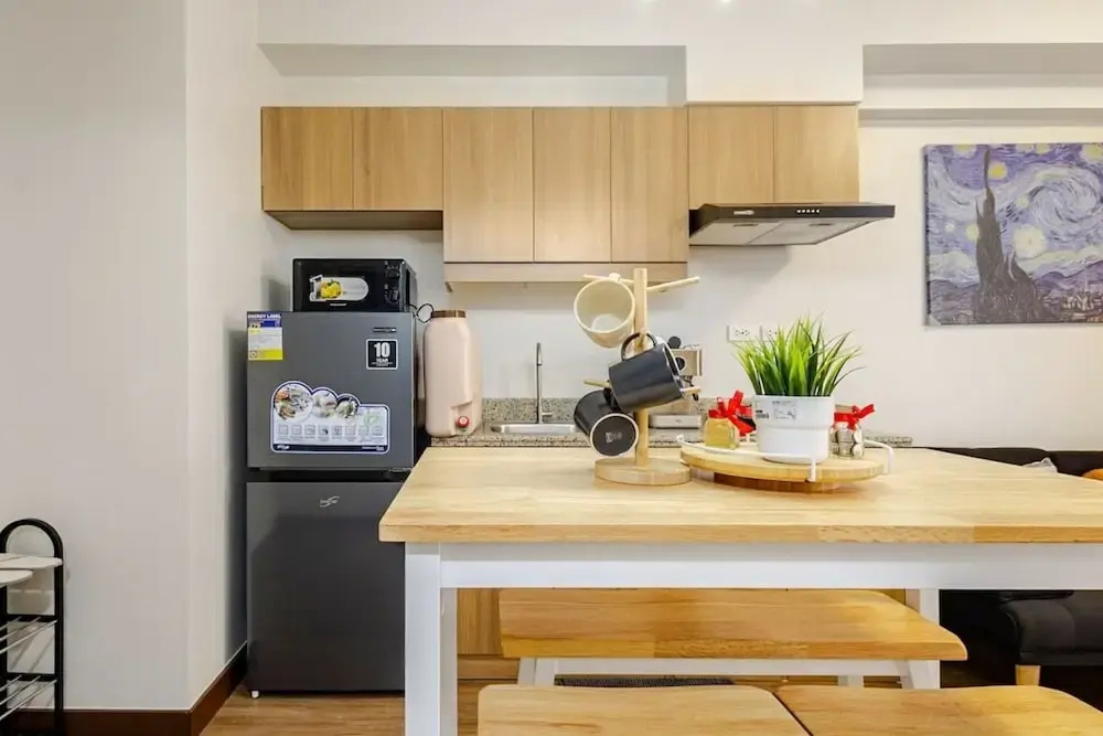 Stylish Condo - Cozy Urban Living