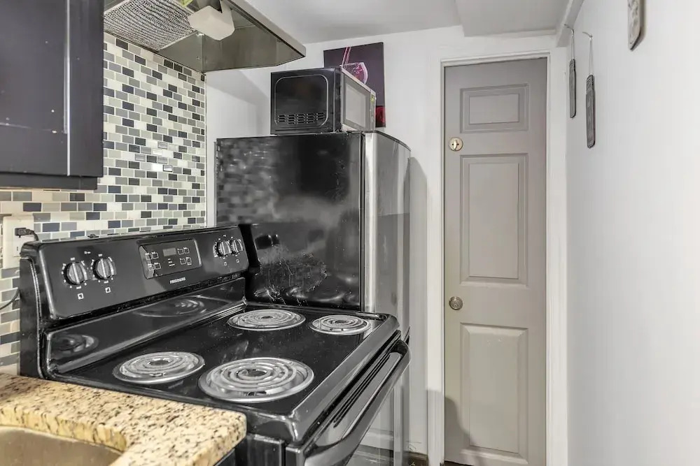 Cozy Modern 1br Apartment - Just 10 Mins From Jfk Airport 1 Bedroom Apts by RedAwning
