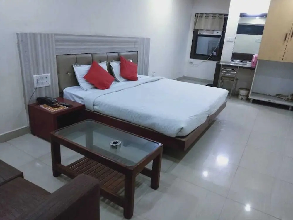 Hotel O New Om Palace