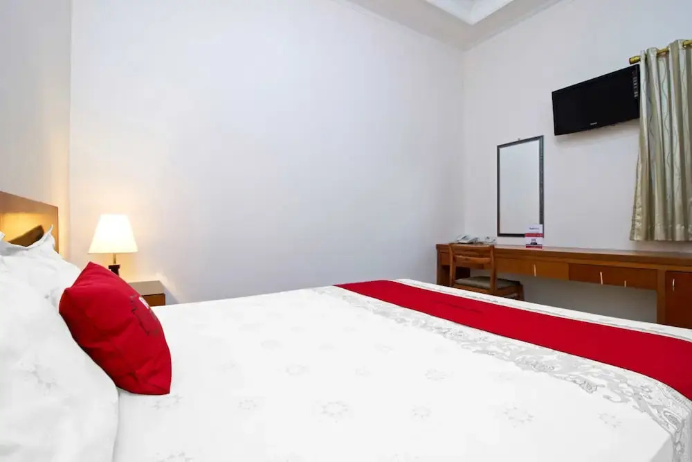 RedDoorz near ITC Kuningan