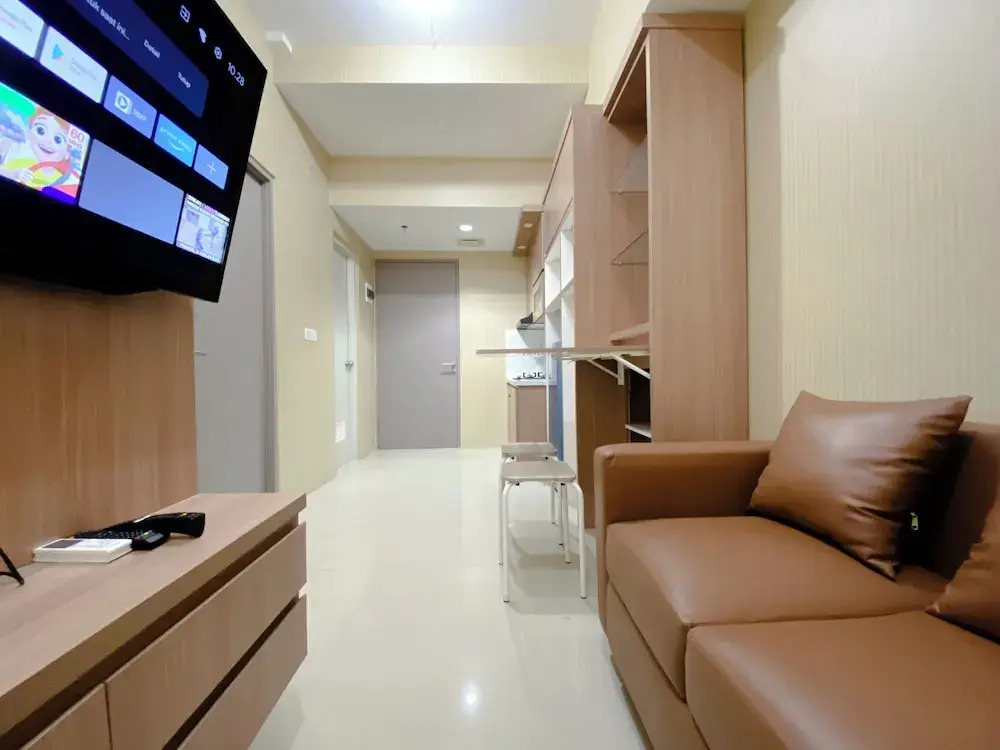Minimalist And Enjoy Living 1Br Vasanta Innopark Apartment