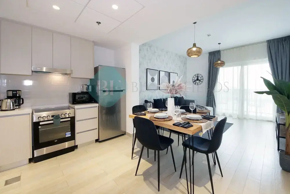 Stunning canal view apartment Yas island