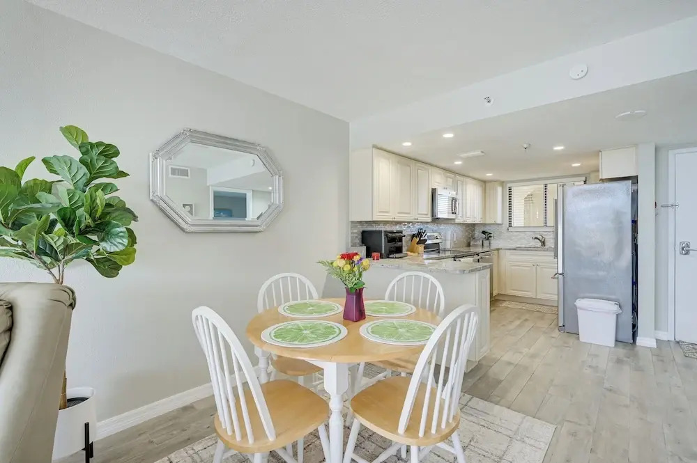 Gulf-view Balcony & Pool Access: Hudson Retreat