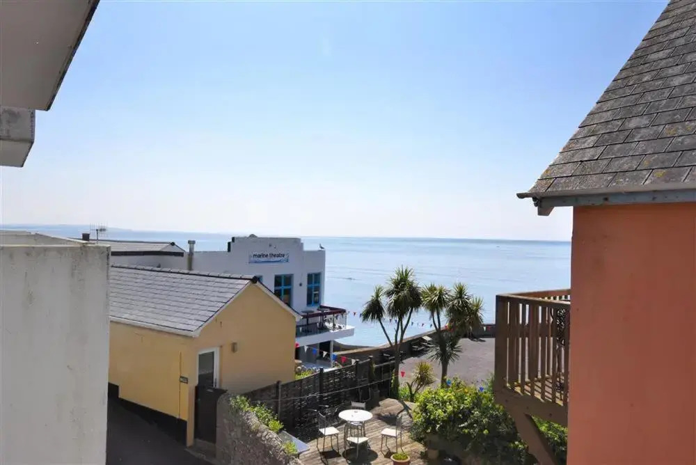 4 Bay View Court