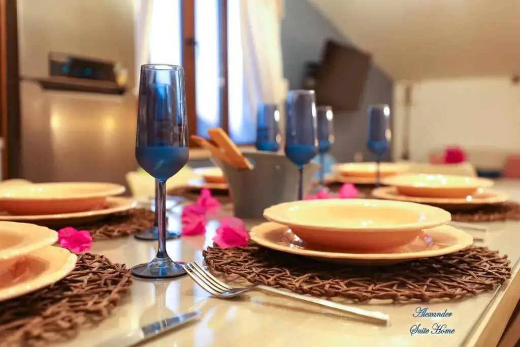 Alexander Suite Home