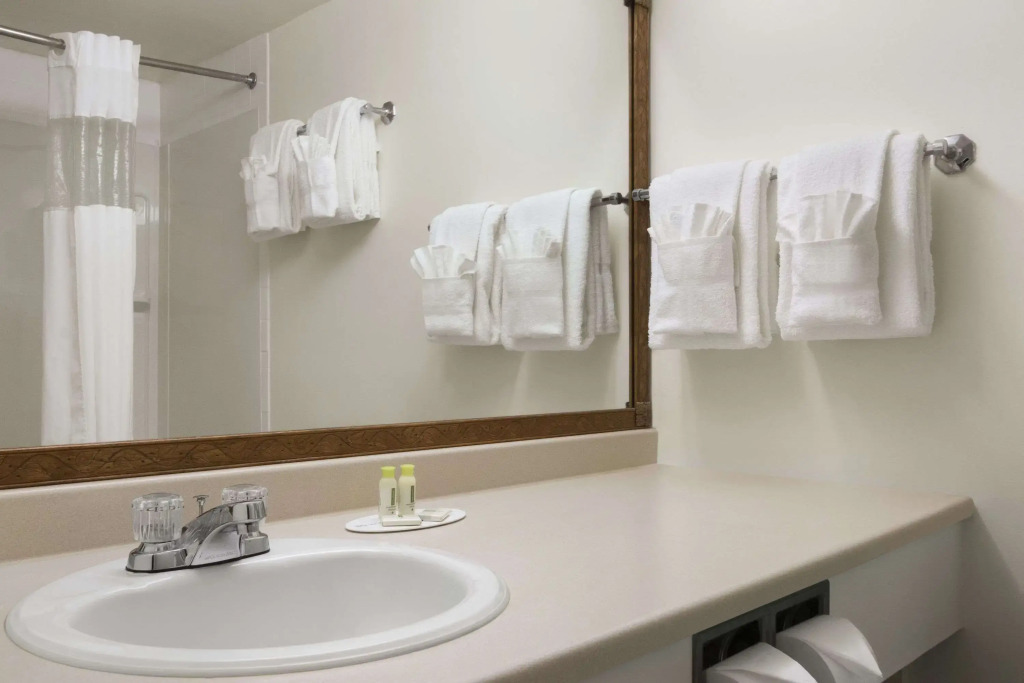 Travelodge by Wyndham Calgary South