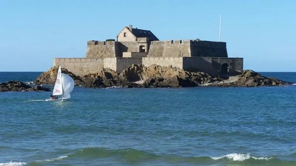 Apartment With one Bedroom in Saint-malo - 300 m From the Beach