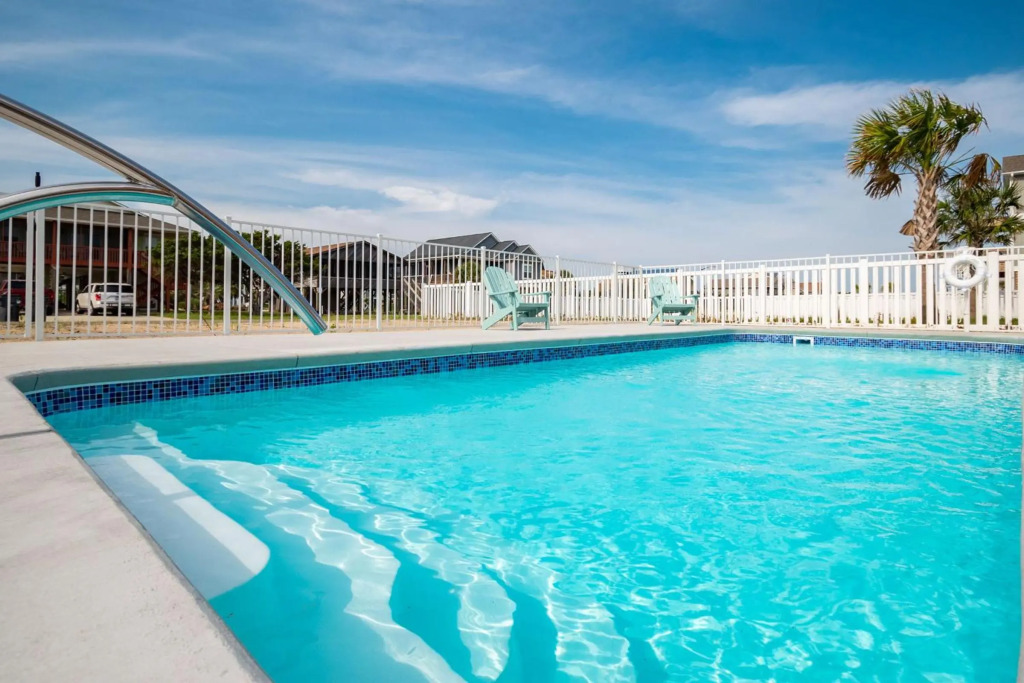 Southern Seabreeze by Oak Island Accommodations