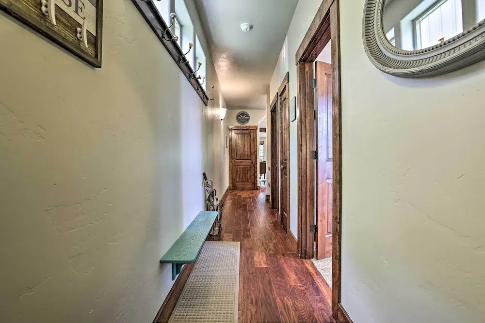 Chic House w/ Patio: 2 Blocks to Payette Lake!