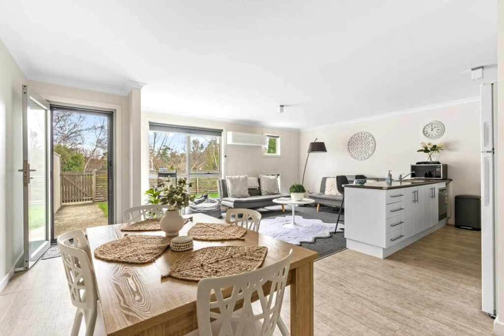 Stylish and Spacious Launceston Villa plus Free Wifi