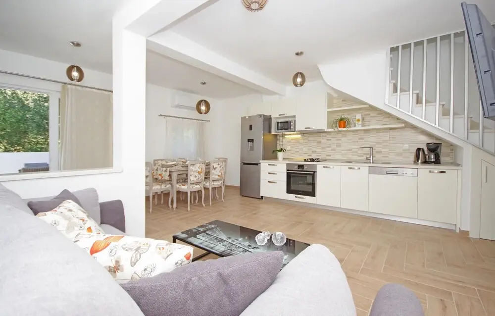 Amazing Home in Drvenik With Wifi and 3 Bedrooms