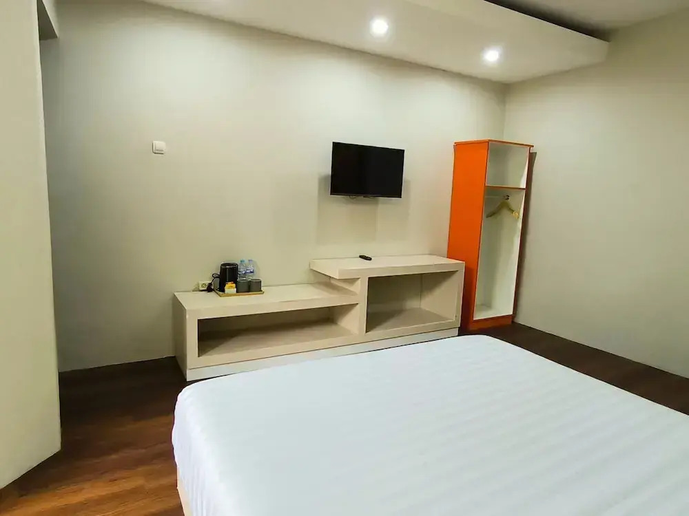 Royal Kencana Hotel powered by Cocotel