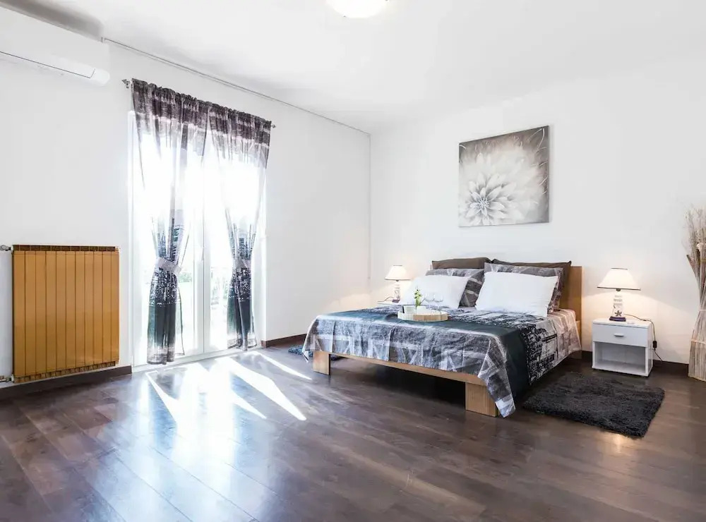 Spacious Zadar Apartments Near Beach