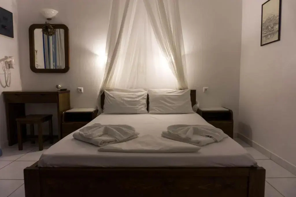 Dina Naxos Studios