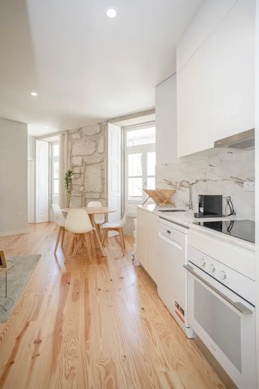 Liiiving - Aliados Stone Apartment