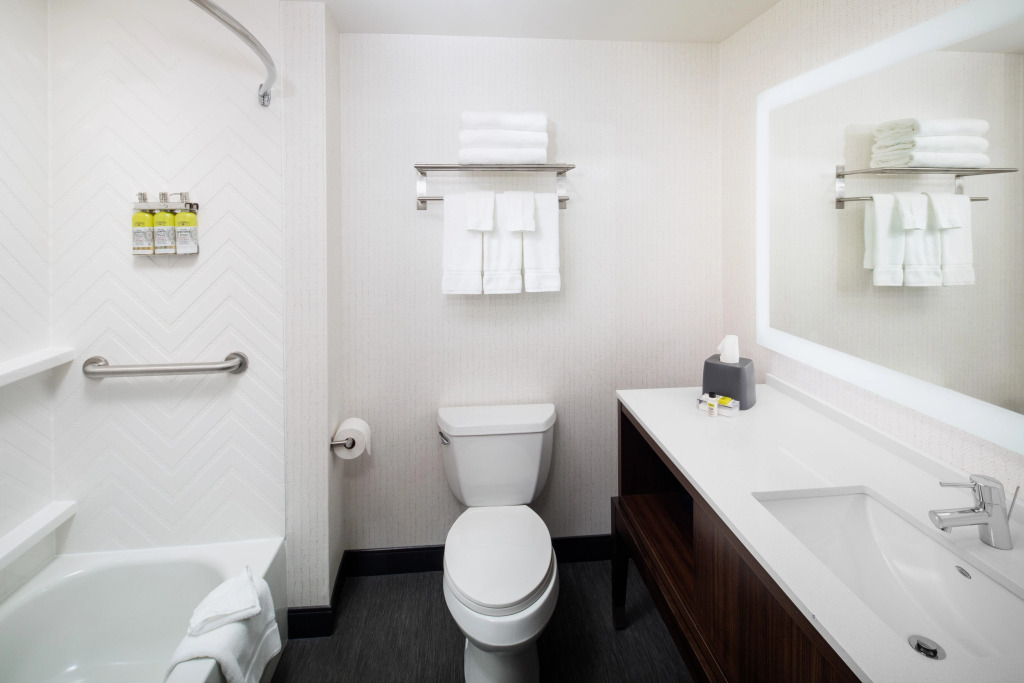 Holiday Inn Cheshire - Southington by IHG
