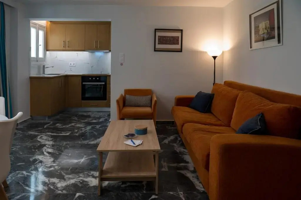 CHROMA Lodge Rafina