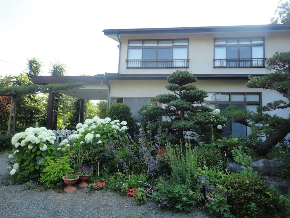 Yamanouchi Guest House