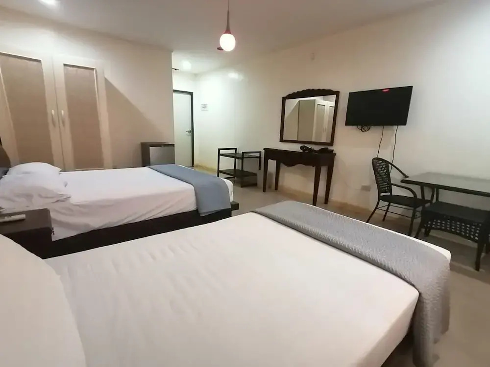 Oyo 654 Golden Hotel