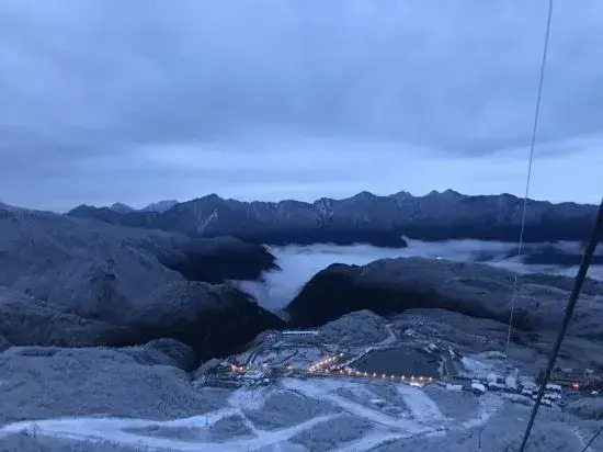 XIling  Snown  Mountain   XIshe  Linfeng