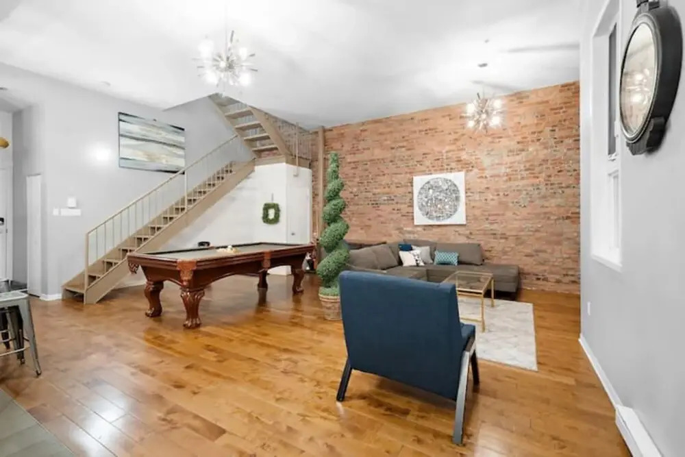 Old Montreal 4BR 2 Floors Loft Hotel