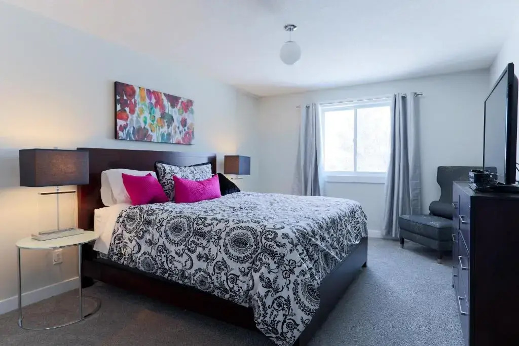 Boardwalk Homes - Executive Guest Rooms & Townhomes