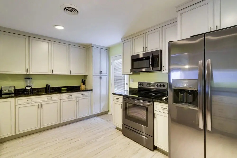 Queens Grant 733