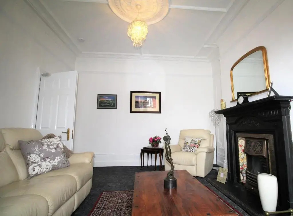 Large Period Property - Beautifully Refurbished