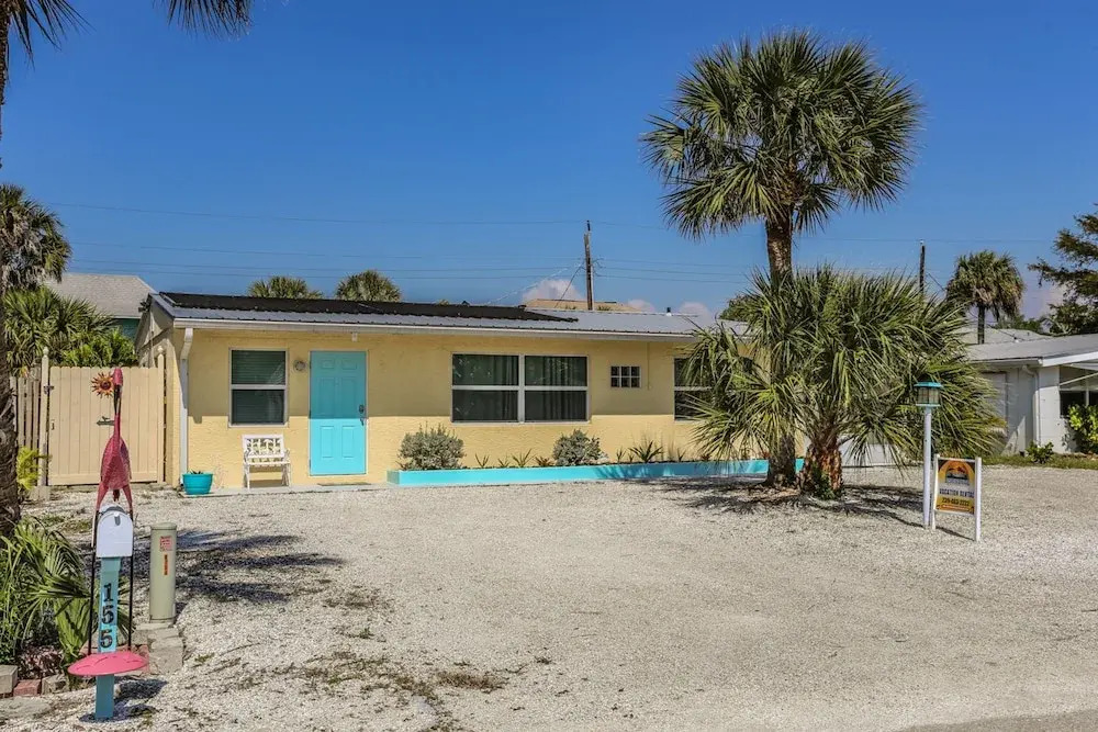 155 Hibiscus Dr - M