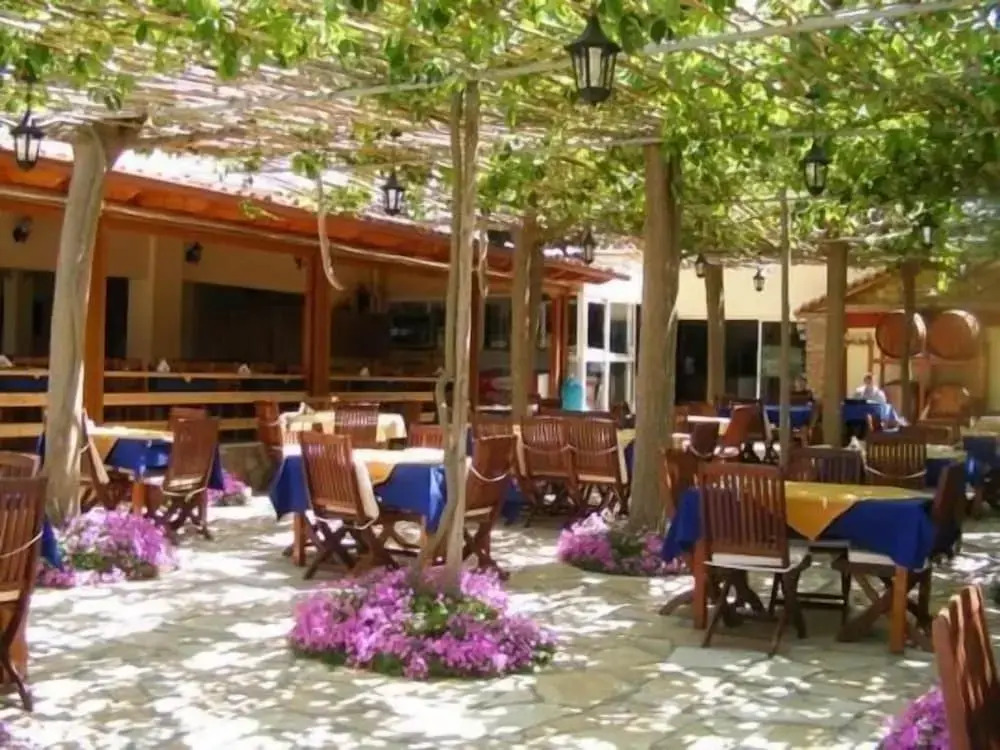 Lintzi Hotel