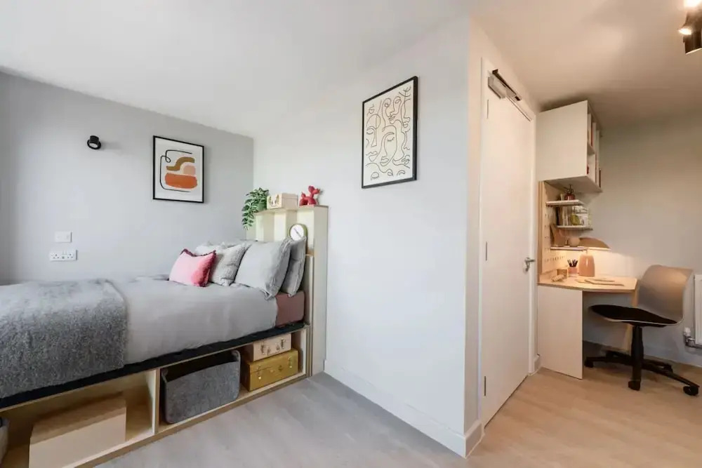 For Students Only - Wick Park in London