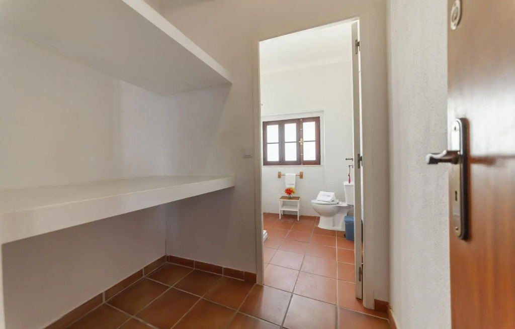 J - Bedroom 1 in Casa do Farol