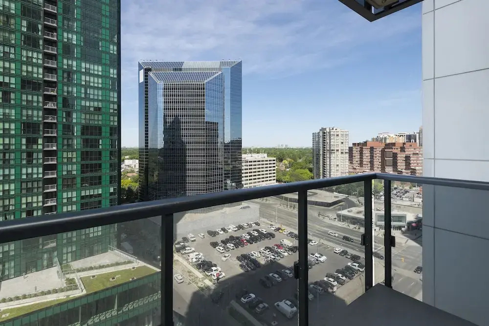 Metropolis Suites Yonge Sheppard