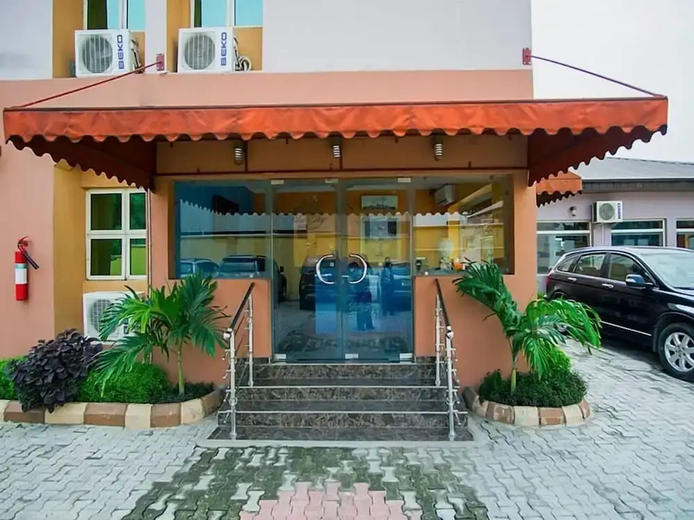 Bleu Ivy Hotel And Suites