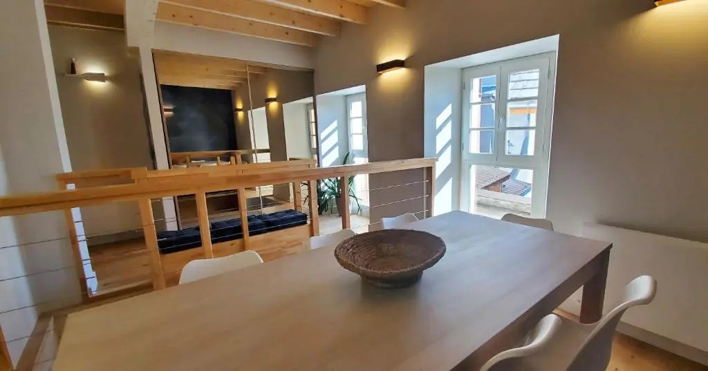 L'HIVERNET, grand Triplex neuf au cœur d'Embrun accès facile