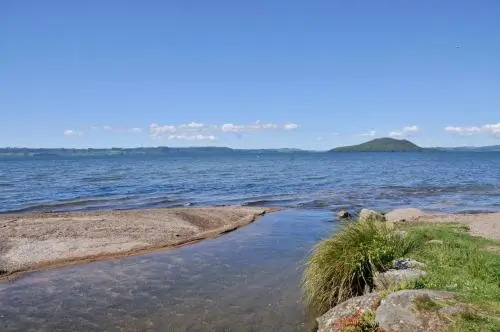 Zodiac Bay Lake Retreat