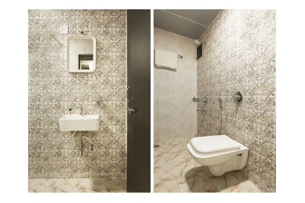 OYO 10374 Hotel Swapnalok