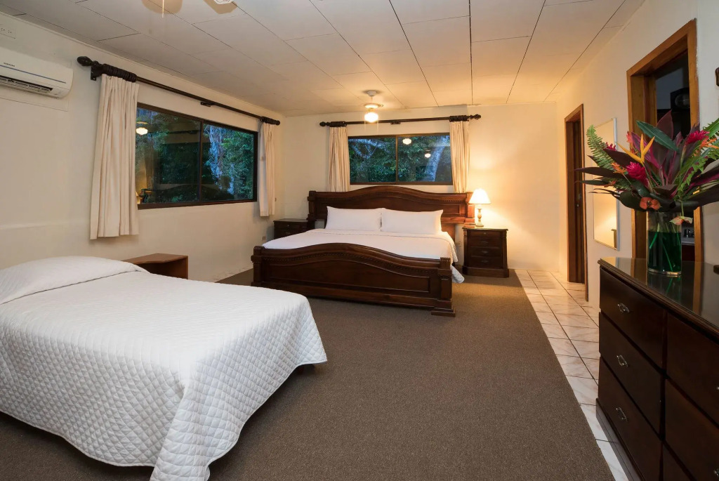 Crocodile Bay Resort