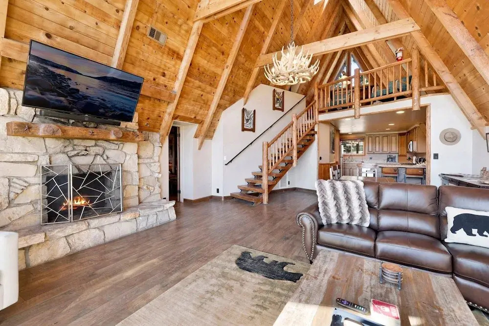 BIG Bear DEN #2152