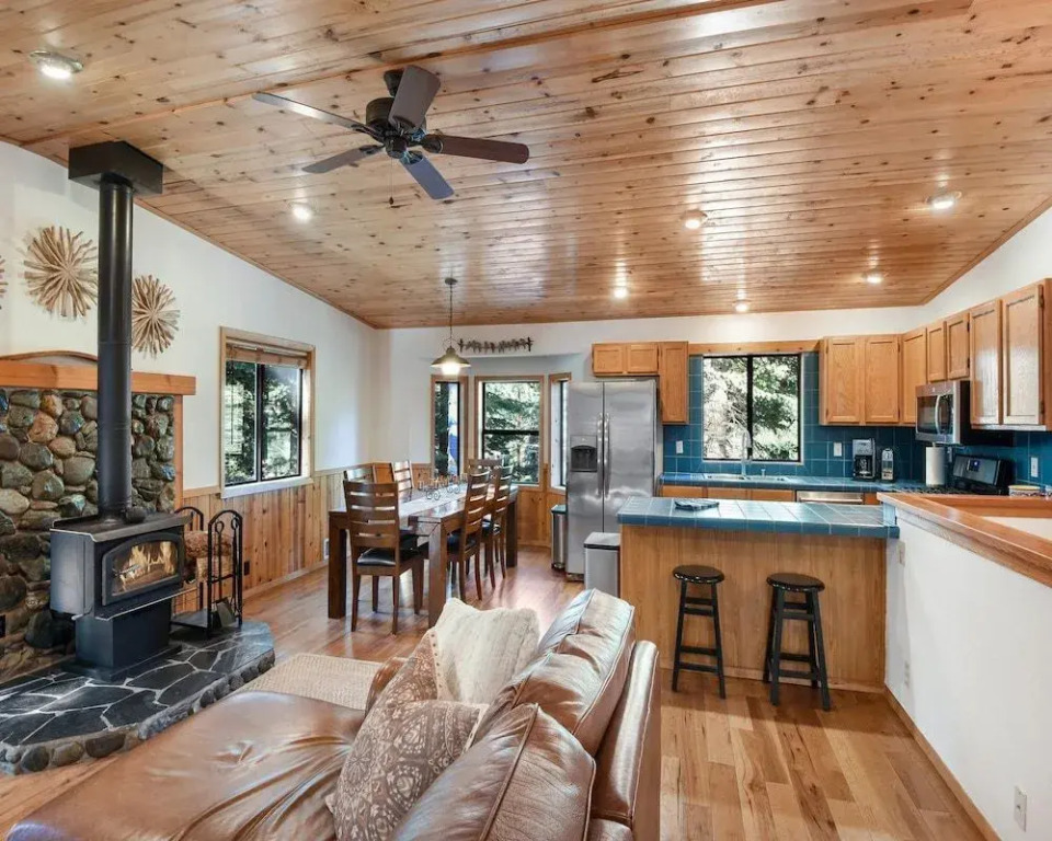 Knotty Pines Retreat