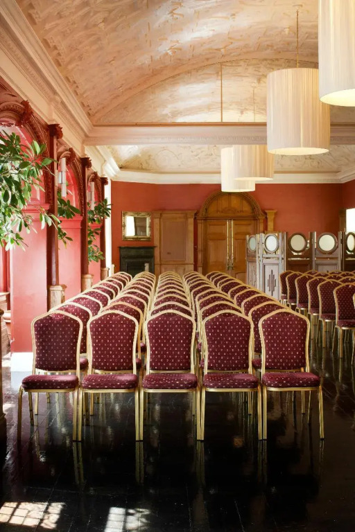 The Crown London, WorldHotels Distinctive