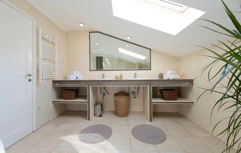 Amazing Home in Mlini-brasina With 4 Bedrooms, Wifi and Outdoor Swimming Pool