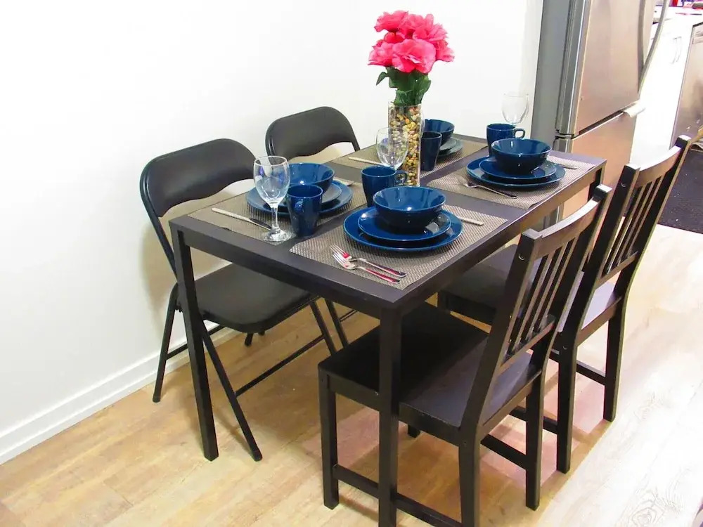 Trendy Dt Condo - 17th Ave+parking, Pets